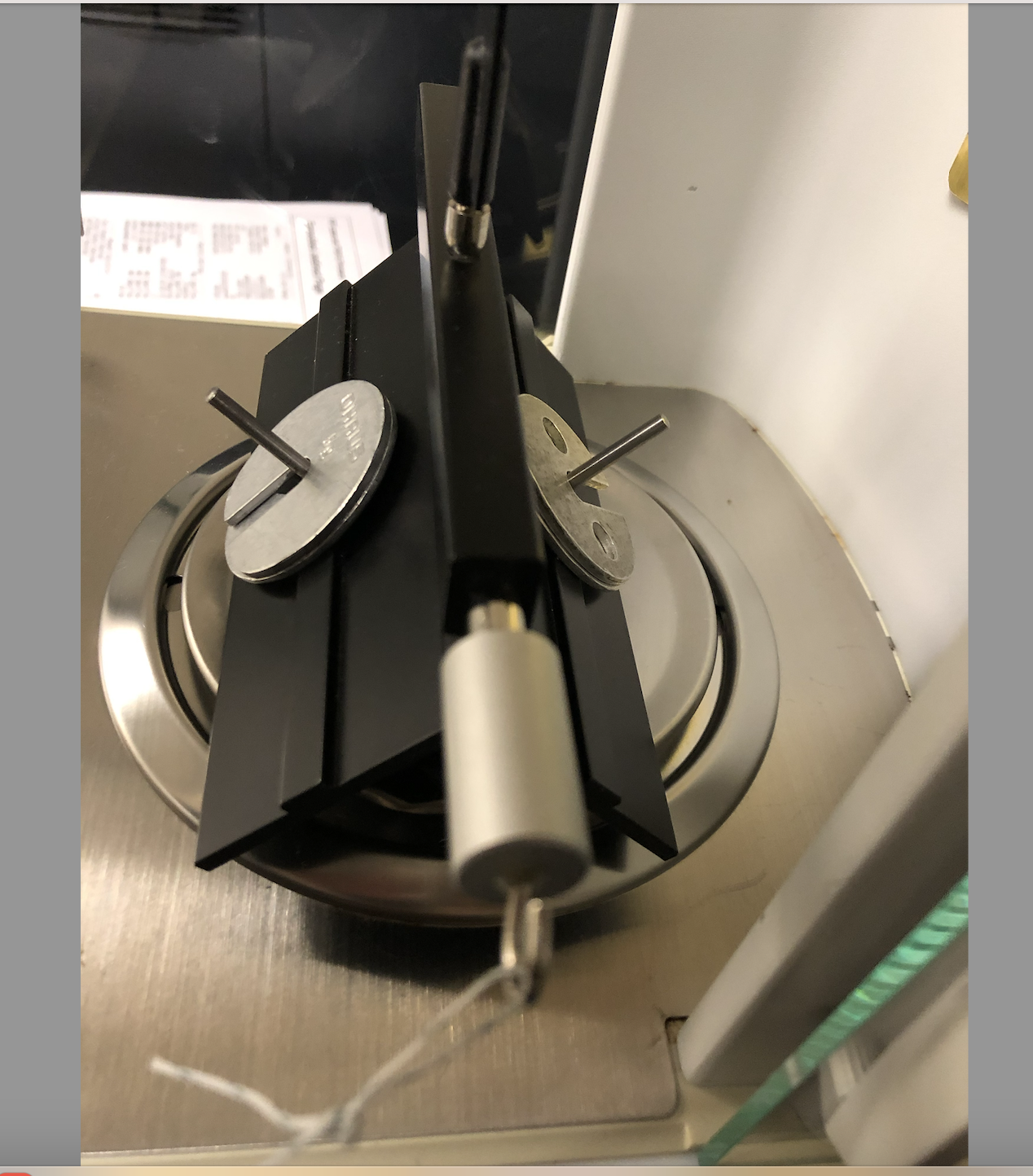 that causes the glider ( m1) to accelerate to the right as