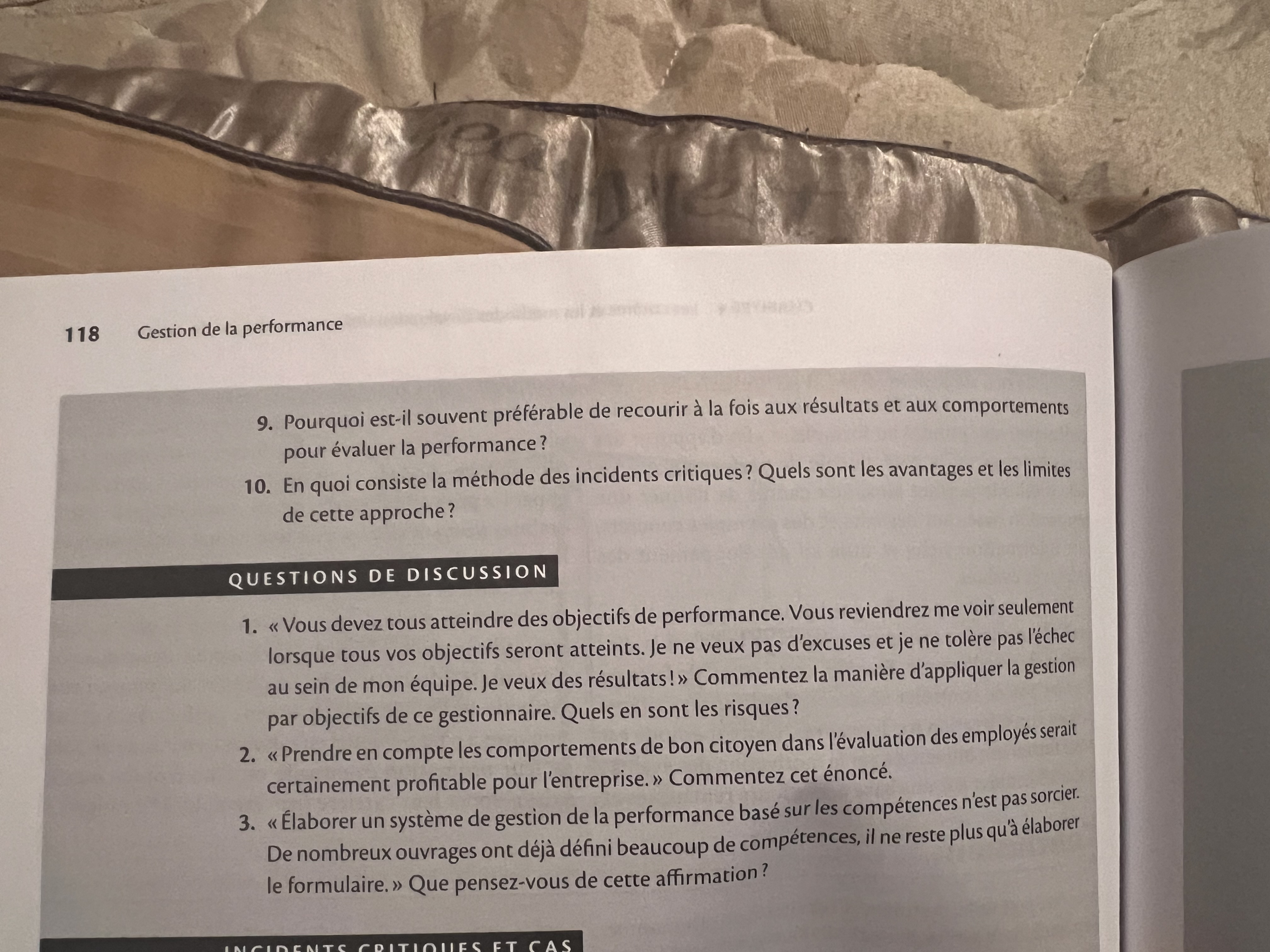 formulaires d'eva- que d'autres selon le contexte et les caracteristiques de luation