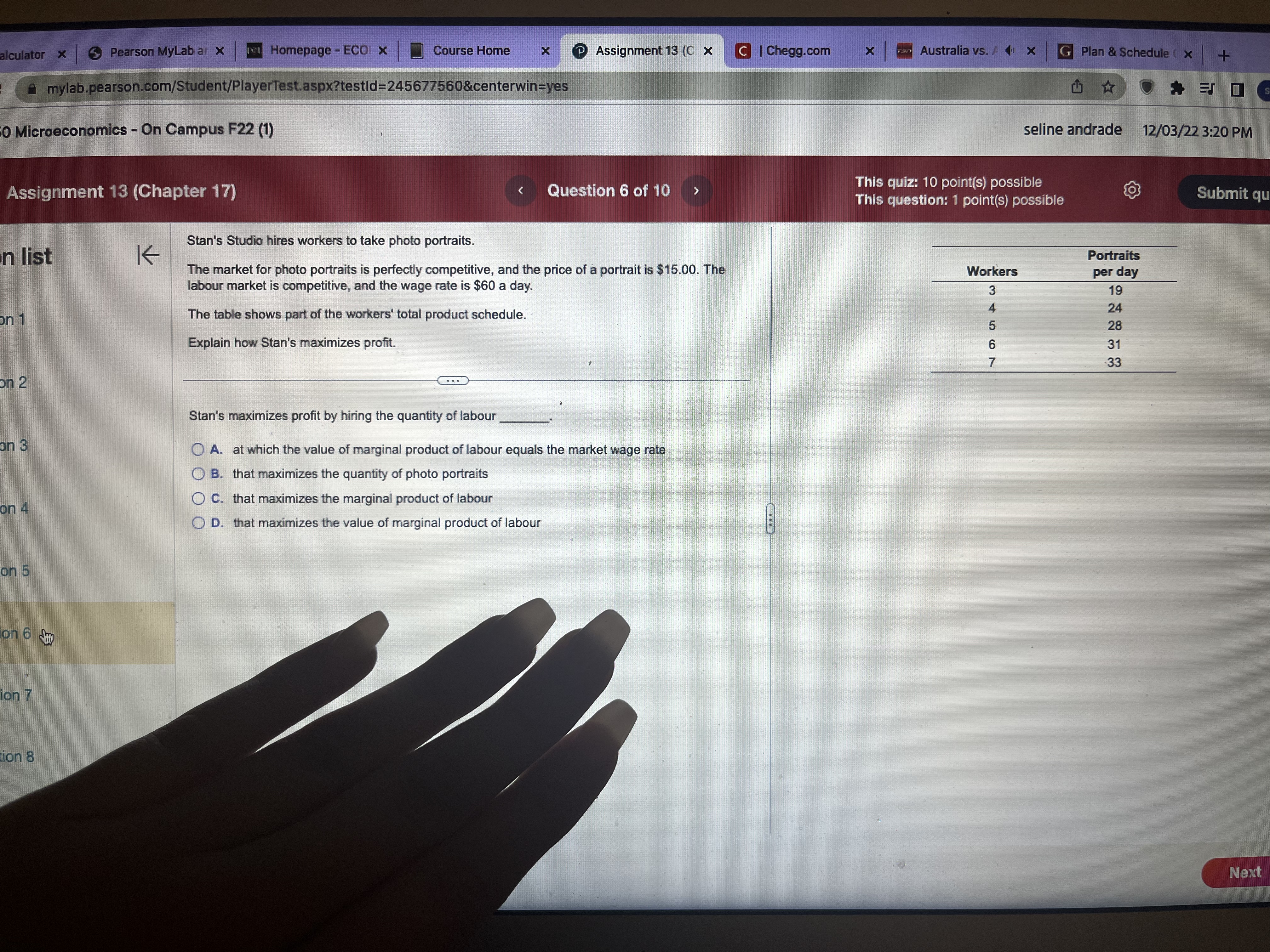 to take photo portraits. The market for photo portraits is perfectly competitive,