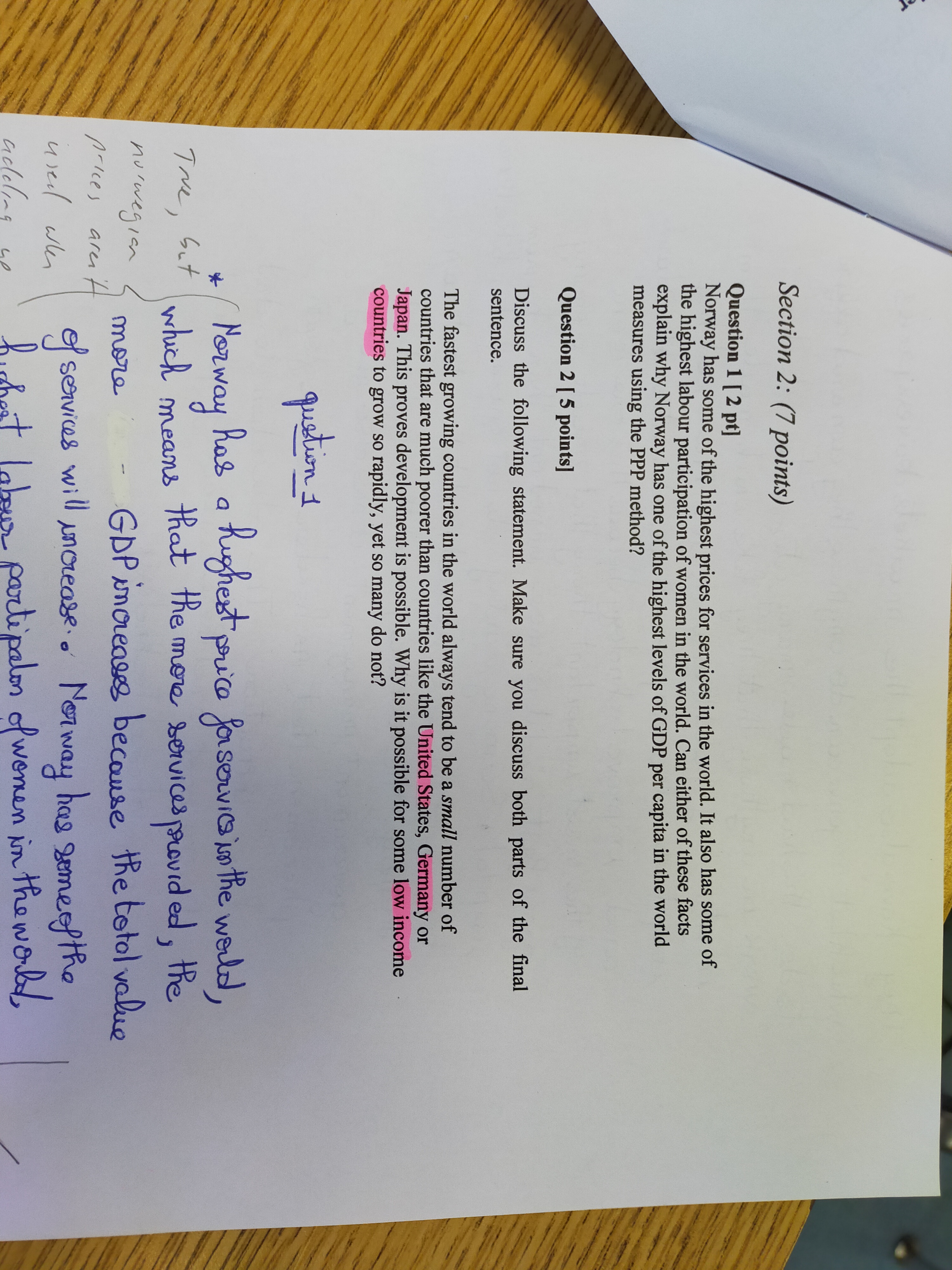 This exercice in macroeconomics with 2 questions Section 2: (7 points) Question