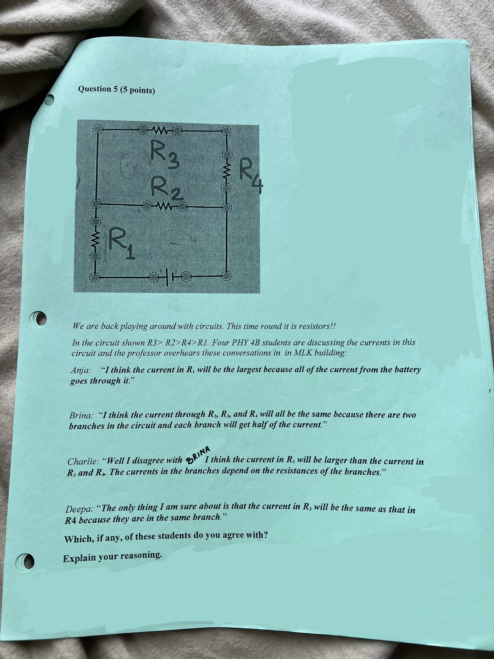 mass of 4 E-6 kg is placed at one of the corners