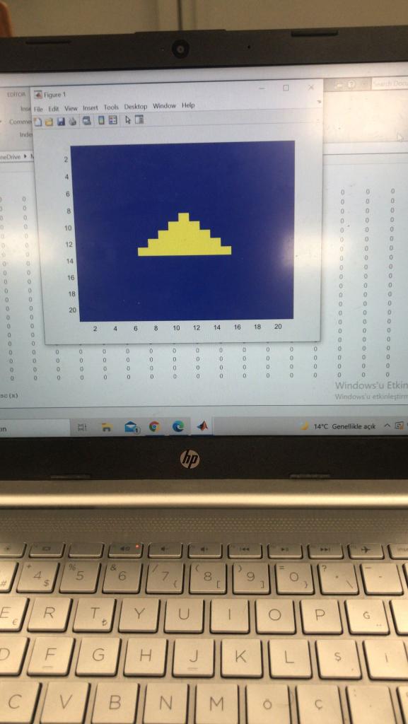  How can I create this triangle with a code on Matlab?