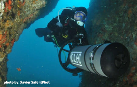 What is the difference between rebreather and non rebreather mask