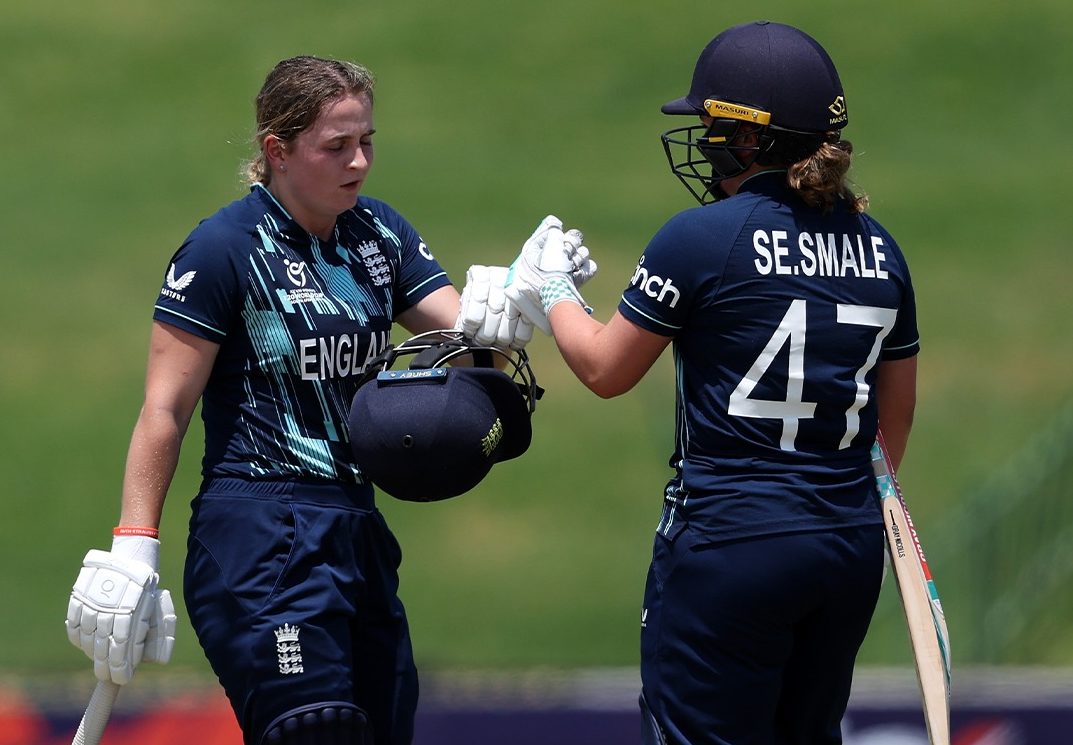 انڊر 19 ويمن ورلڊ ڪپ سپر سڪس ۾ انگلينڊ ۽ نيوزيلينڊ انڊر ميچون کٽي ورتيون -  Sindh Express