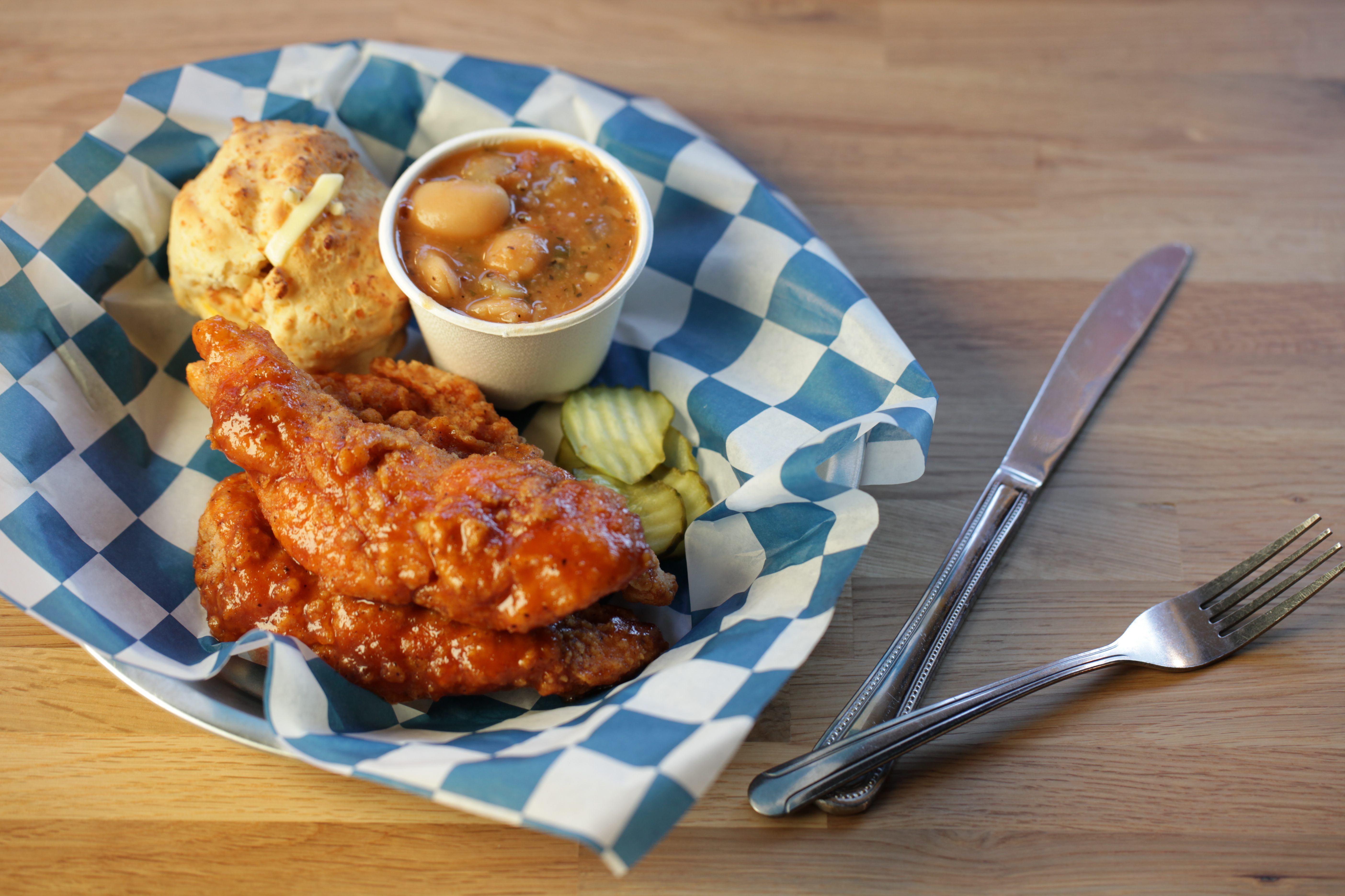 Experienced Chicken Slang'ers [aka Line Cooks, Prep Cooks, Dish] at Post Brewing Company