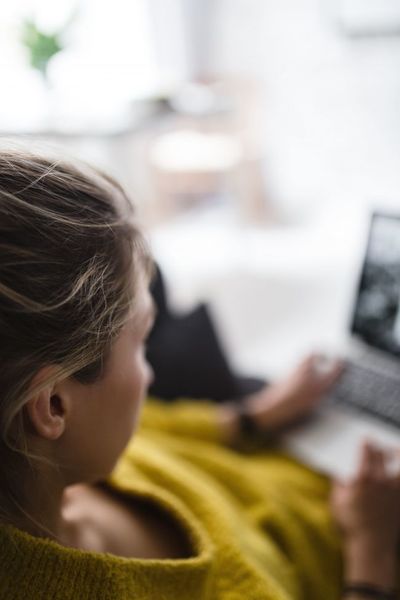 woman, girl, laptop, technology, working, typing, blog, blogging, website, bokeh