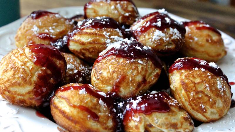 <p style="text-align: center;">3. Aebleskiver Café</p>