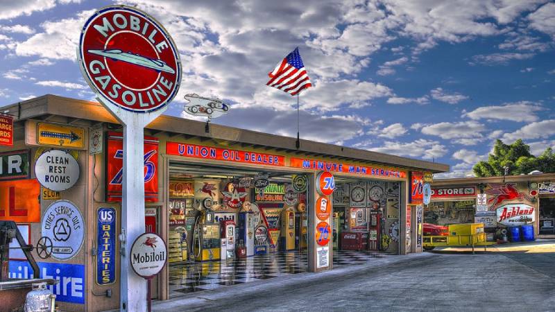 <p style="text-align: center;">2. Mendenhall’s Museum of Gasoline Pumps & Petroliana</p>