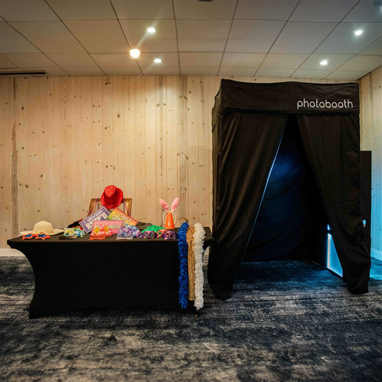 Enclose Print Booth square