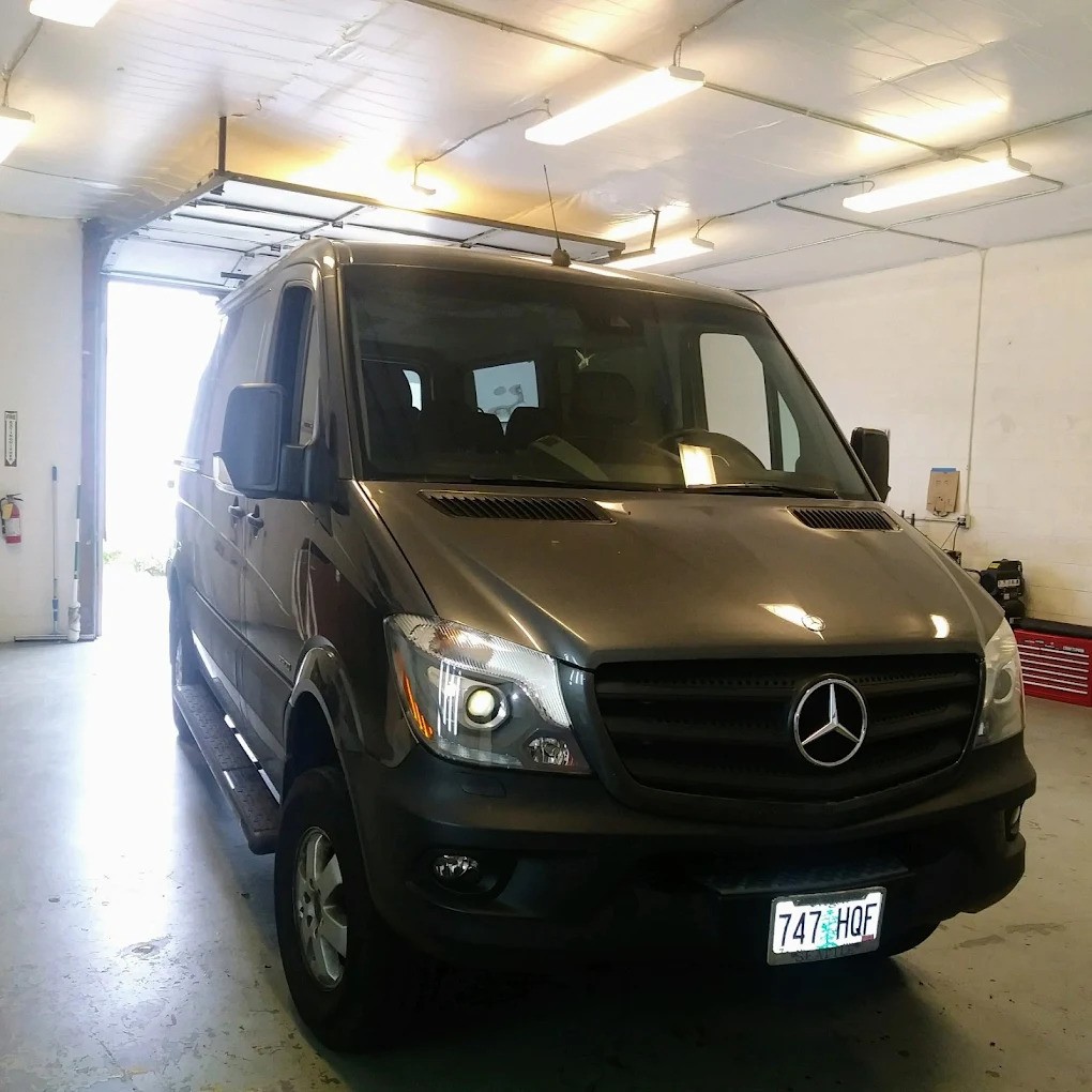 Collision Auto Glass & Calibration - Auto glass shop Portland, Oregon