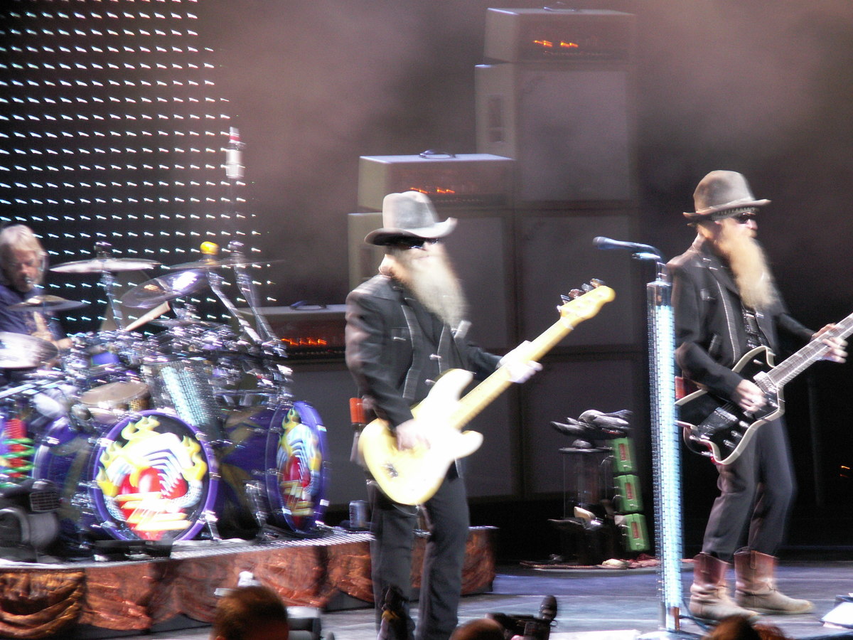 ZZ Top's 1976 Concert & Tour History Concert Archives