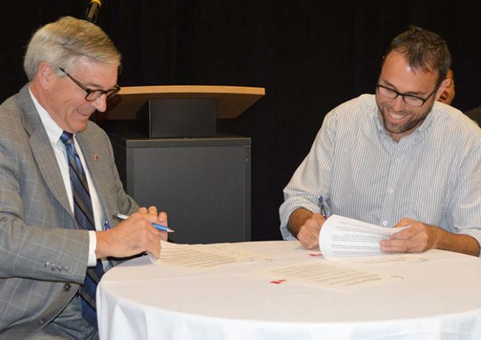 GRPS_and_City_signing_photos_1