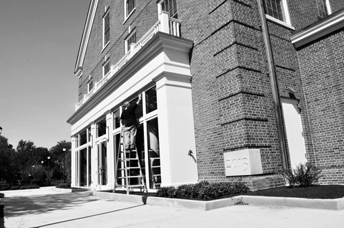 Construction continues as the finishing touches are put on MapleStreet Station Hall. The hall opened just in time for students’ arrival and now houses 90 upperclassmen.