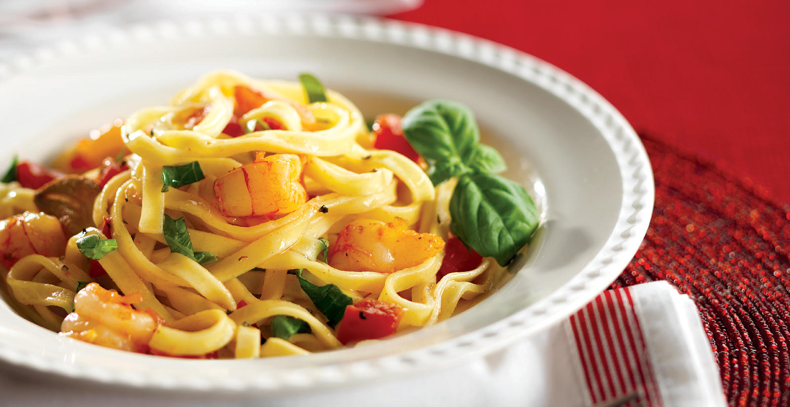 Sobeys Linguine fraîches aux crevettes en sauce tomate piquante