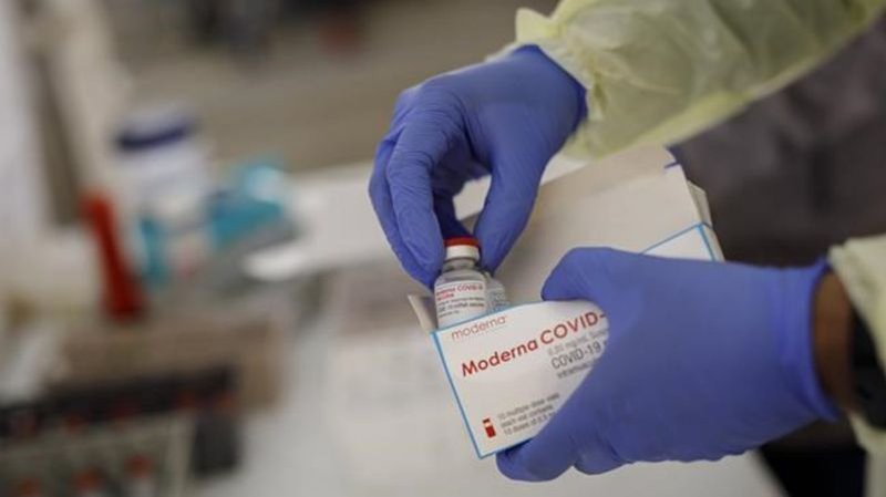 If COVID vaccines &lsquo;essential,&rsquo; Canadians could get shots in U.S. 
