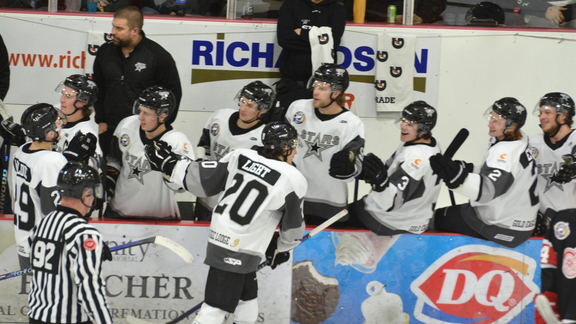 Stars best Weyburn, set new franchise mark with 16th straight