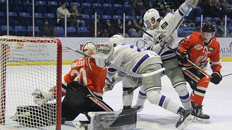 Clippers fall 6-1 to the Salmon Arm Silverbacks