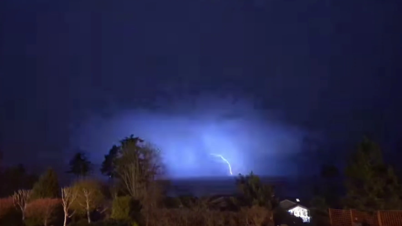 VIDEO: Lightning storm flashes and dazzles across Nanaimo