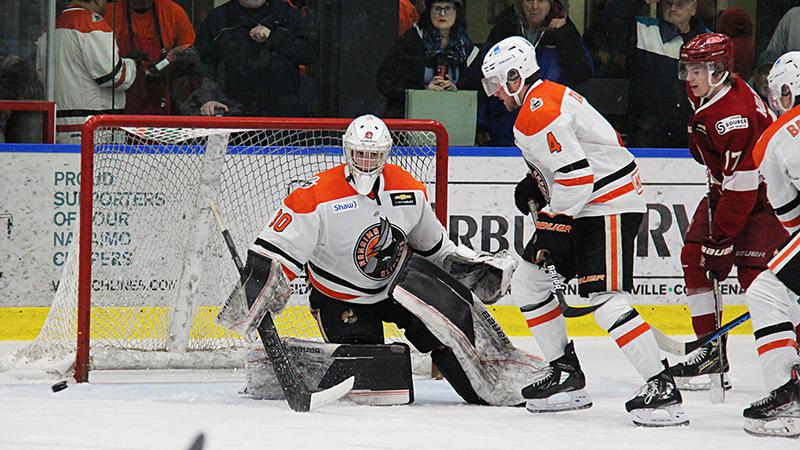Shelest backstops Clippers to 3-1 Game 5 victory over Chilliwack