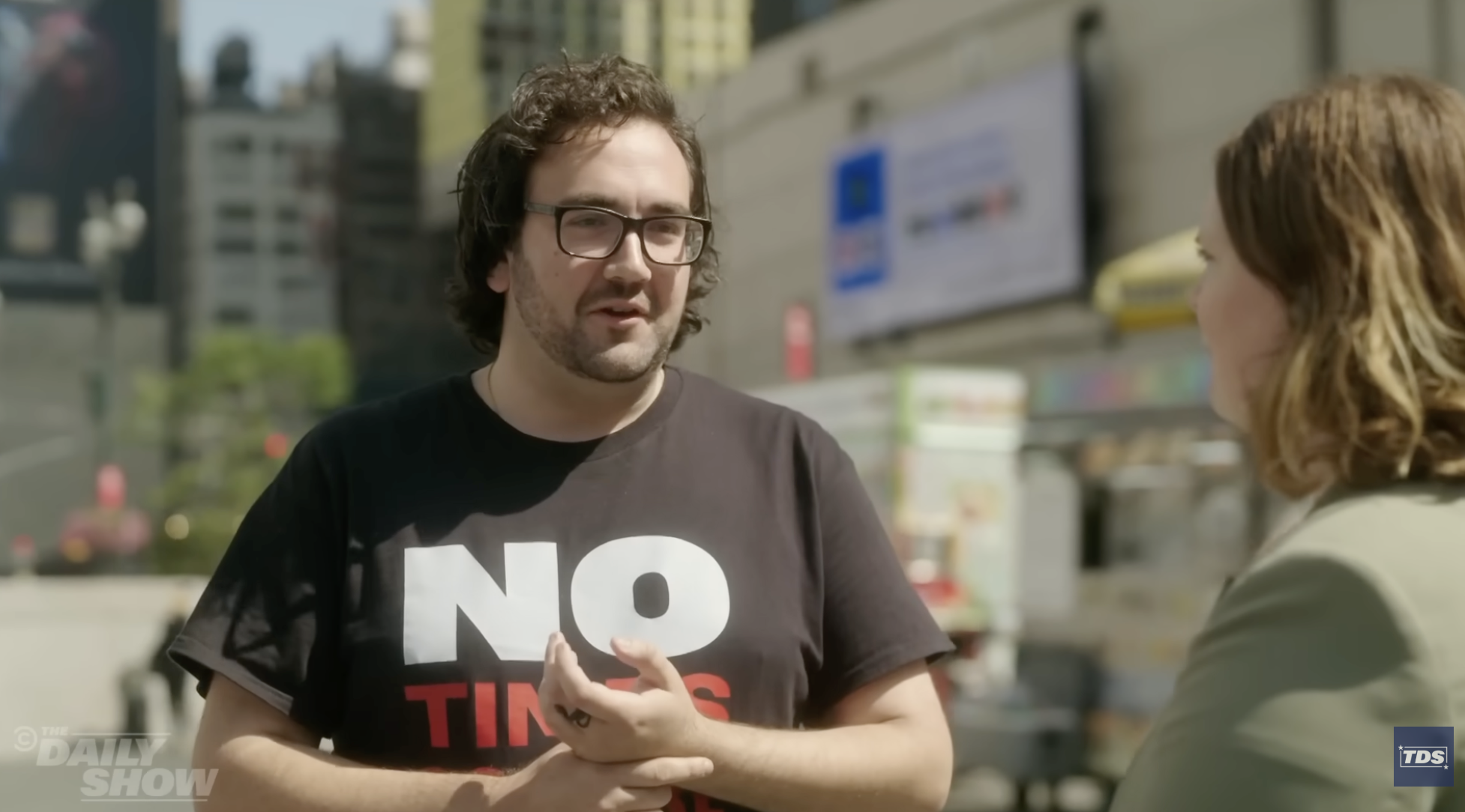 <p class=""><span style="color: rgb(15, 15, 15)"><strong>Trump Sending National Guard to NYC? New Yorkers Sound Off | The Daily Show</strong></span></p>