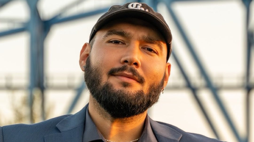 <p class=""><a target="_blank" rel="noopener noreferrer" onsetlink="e=>({...e,title:e.href})" href="https://oscarfor10.com/"><strong>OSCAR SANCHEZ</strong></a></p>