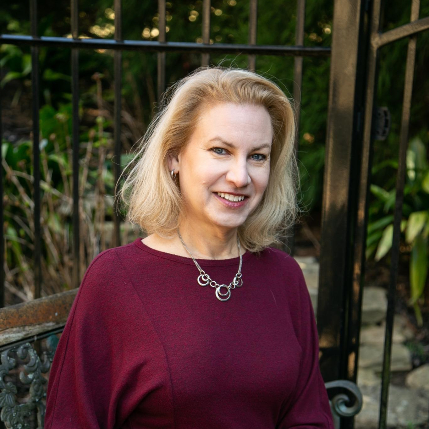 <p class=""><span style="color: var(--bg3)"><strong>Elaine Padgett</strong></span></p>