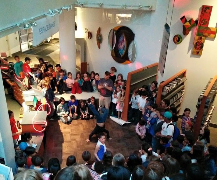 Soirée des ados : 19 bibliothèques interdites aux adultes