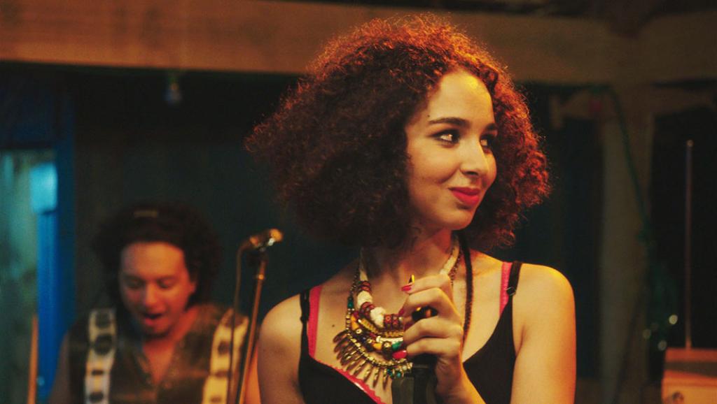 À PEINE J'OUVRE LES YEUX