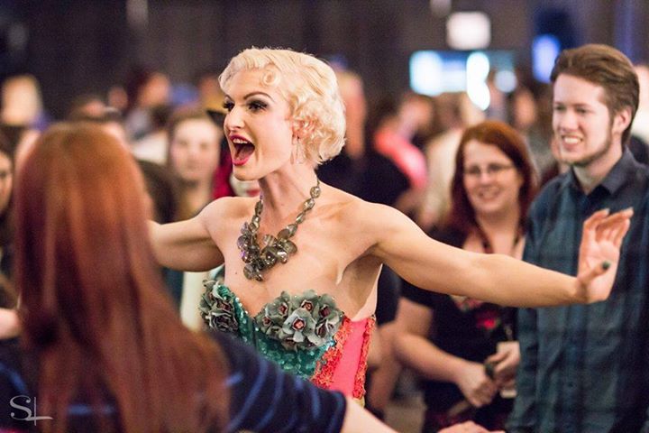 ARABESQUE BURLESQUE EDUCATION **Free open house / Portes ouvertes gratuites**