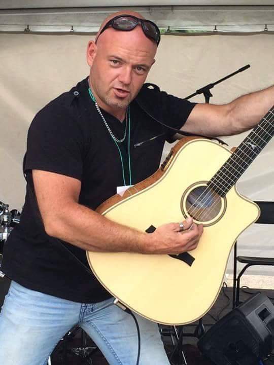 Au Pub St Paul, Clin d'oeil à Eric Lapointe