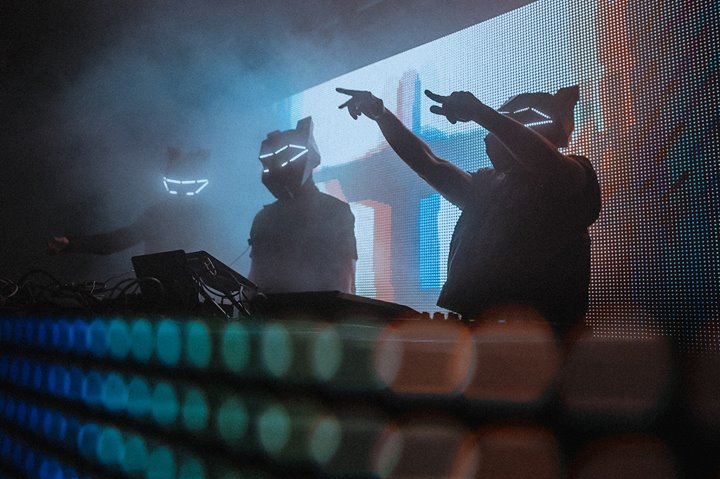 Black Tiger Sex Machine at Das Energi