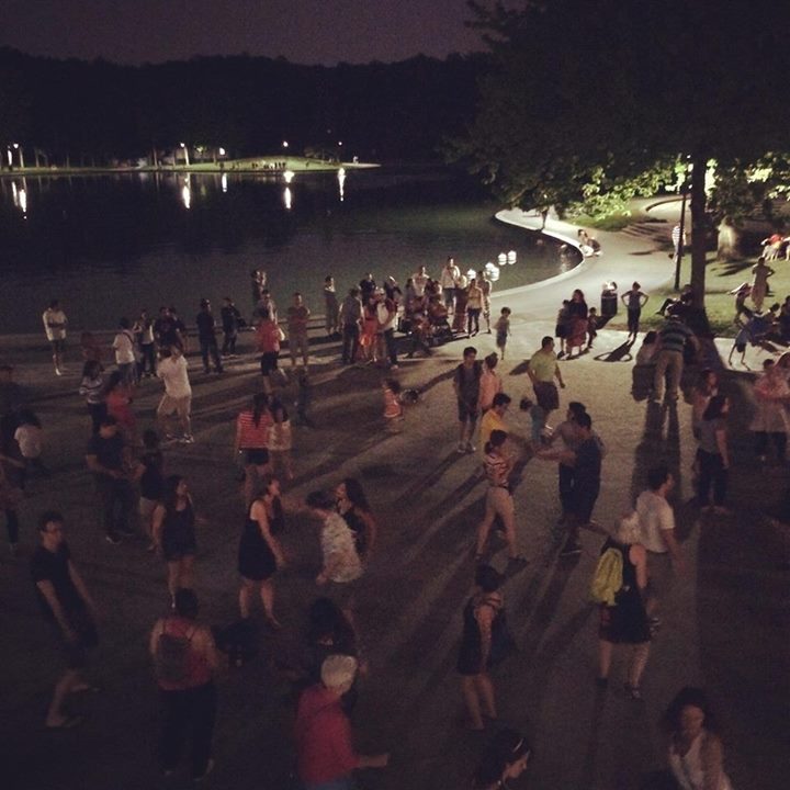 Danser sous les étoiles - Danses traditionnelles et électro