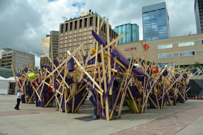 Démystifier l'art: Les débordements de José Luis Torres et Randall Anderson