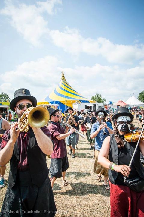 Déjeuner sur l'herbe avec la Fanfare Carmagnole