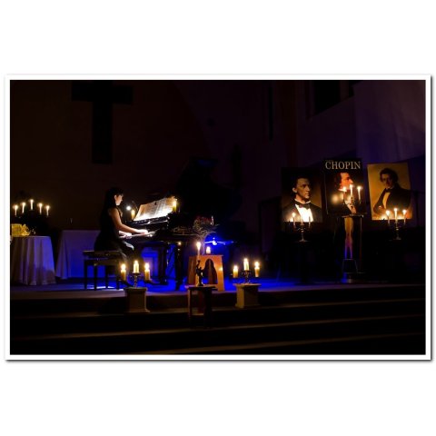 Frédéric Chopin... by candelight !