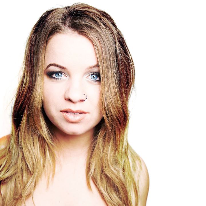 Gabrielle Goulet à la Place des Arts