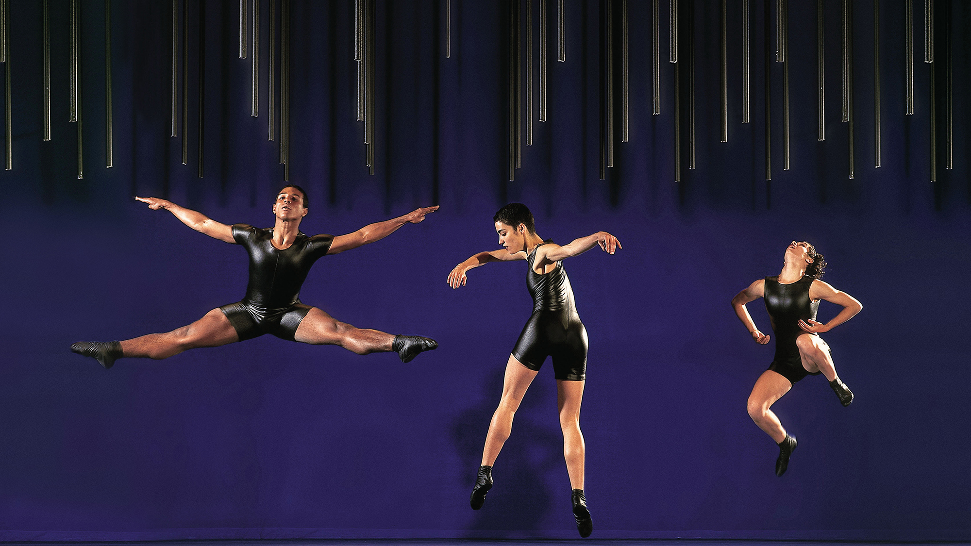 Grupo Corpo - Bach + Gira