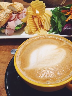 Hinnawi Bros Bagel & Café