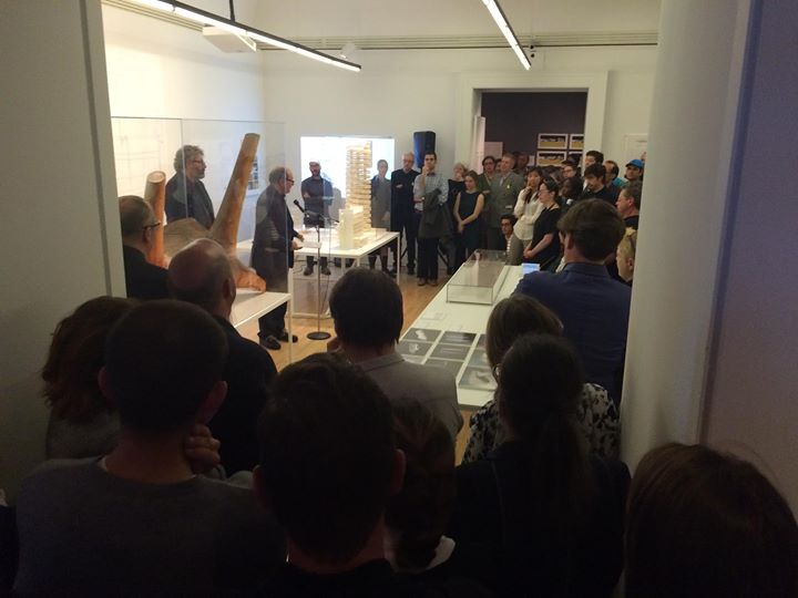 Informal Urban Housing: Europe 19th to 21st century Africa/Habitats urbains spontanés : Europe du 19e à Afrique du 21e siècle