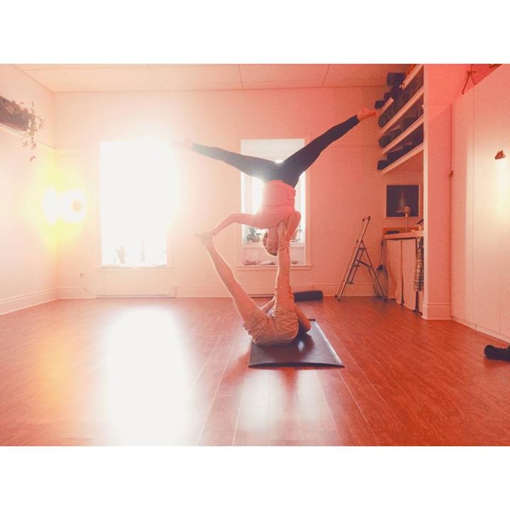 INTRO to ACRO YOGA: with Xavier Therrien