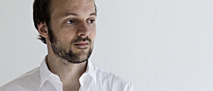 Isolée (LIVE) at Théâtre Fairmount