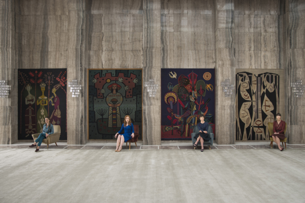 Jasmina Cibic: conférence-performance