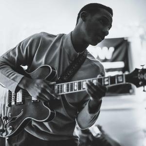 Leon Bridges with Jake Paleschic at Quai Des Brumes (May 2, 2015)