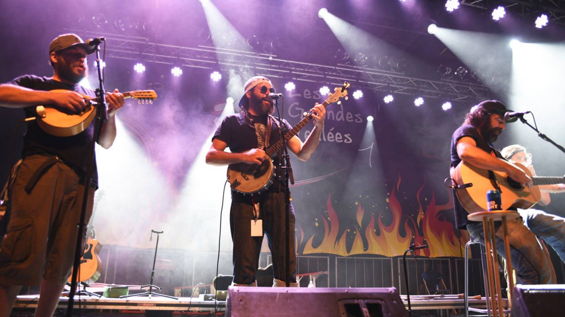 Les Chiens De Ruelles