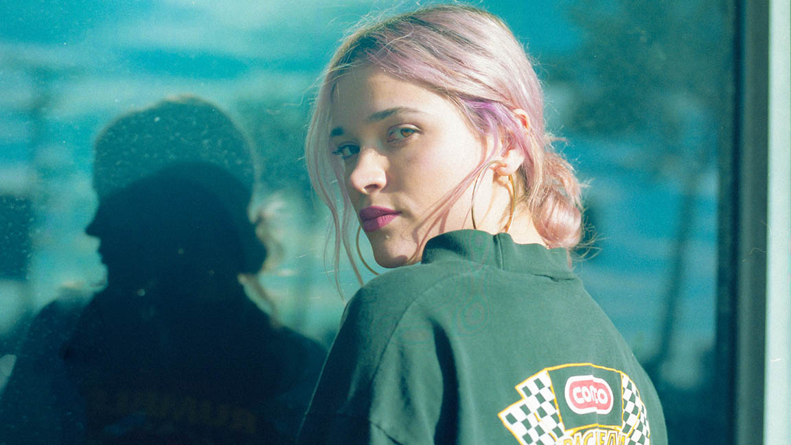 Lolo Zouaï, Jean Deaux