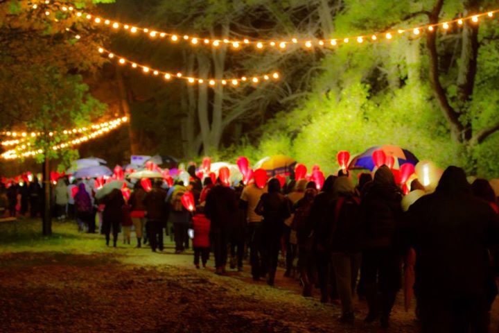 Marche Illumine la nuit Montréal