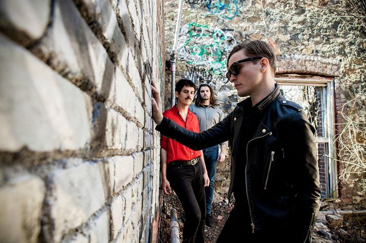 Merchandise / Gun Outfit / Rough Sleepers