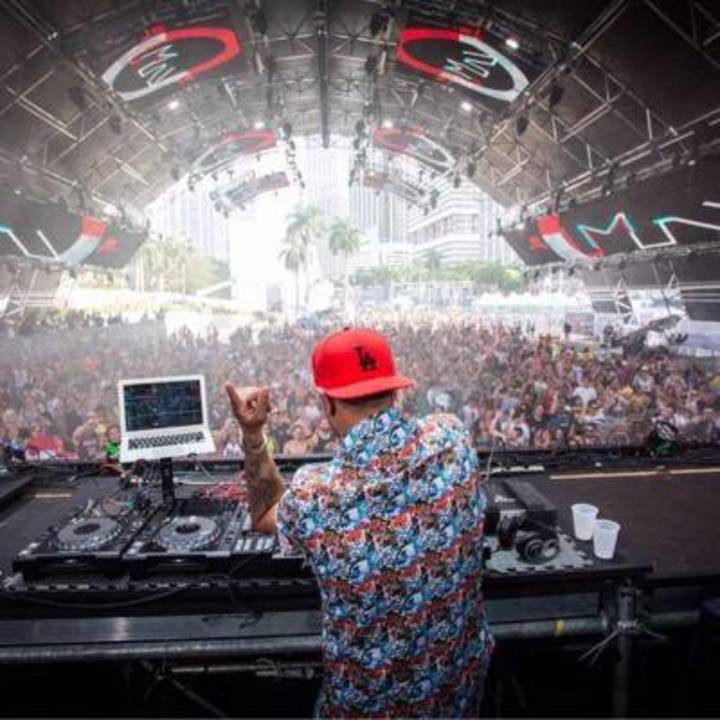 MK + SHIBA SAN + Ten Walls