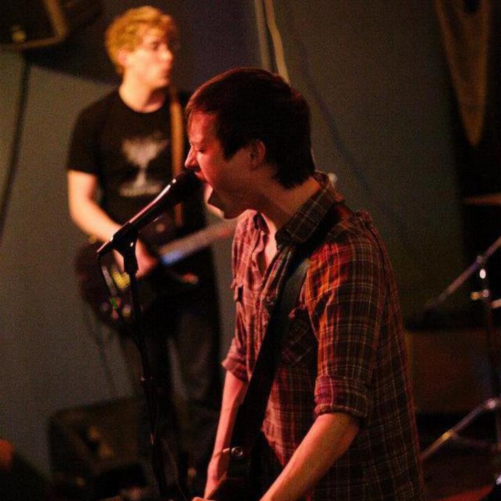 Monitors + Carlos Alkalina