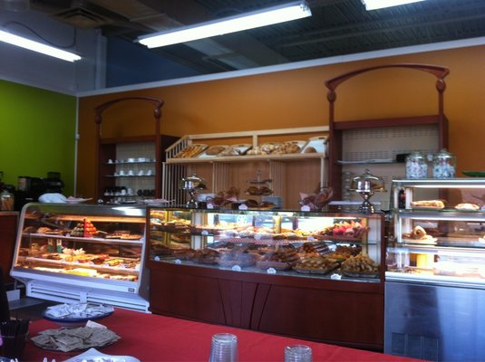 Patisserie Rouge and Noir